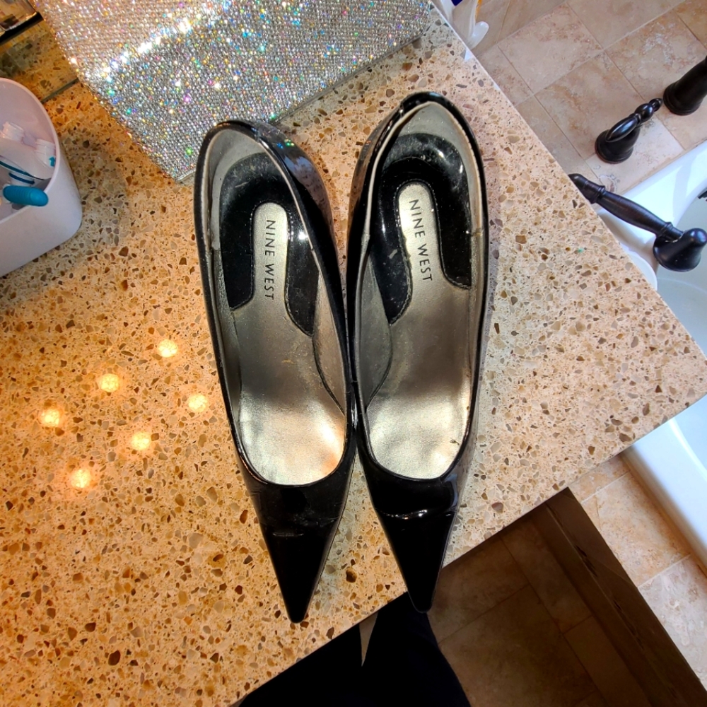 Nine west size 7 heels